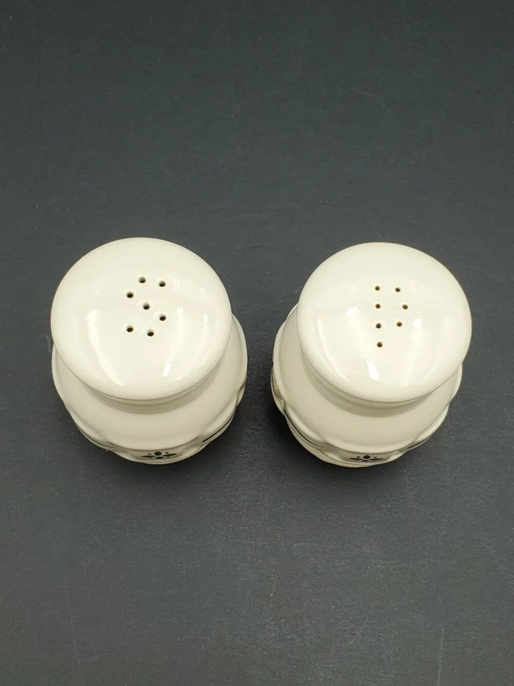 Longaberger Woven Traditions Heritage Green Salt & Pepper Shakers